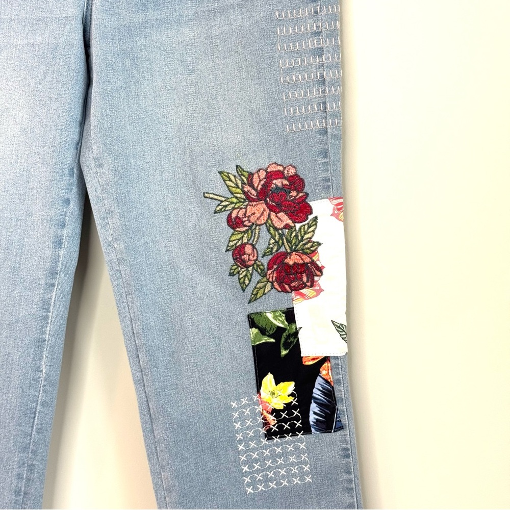 Diane Gilman Cropped Embroidered Jeans Women’s Size 10 Stretch Light Wash DG2 - Picture 5 of 17